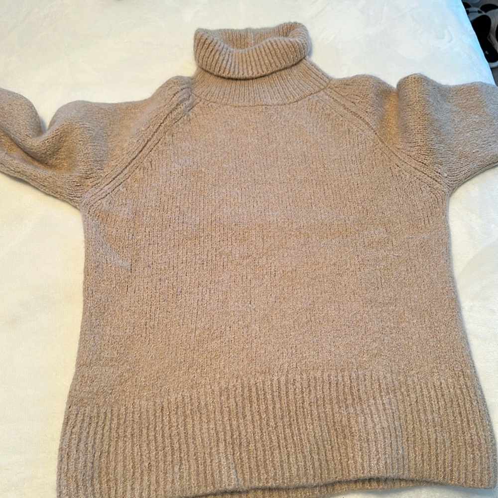 Aritzia tan warm sweater in a size small